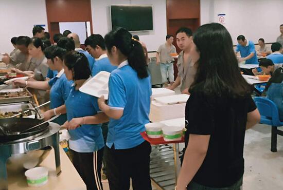 食堂承包公司不榨取員工伙食費(fèi)靠什么賺錢？