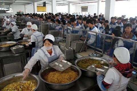 學(xué)校食堂承包這個(gè)近乎被壟斷的賺錢(qián)生意，如今卻“開(kāi)不下去”？